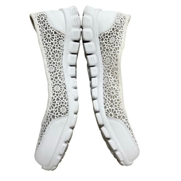 Skechers Memory Foam Women’s 10 White Lace Slip On Flats Comfort Walking Shoes - Picture 5 of 8